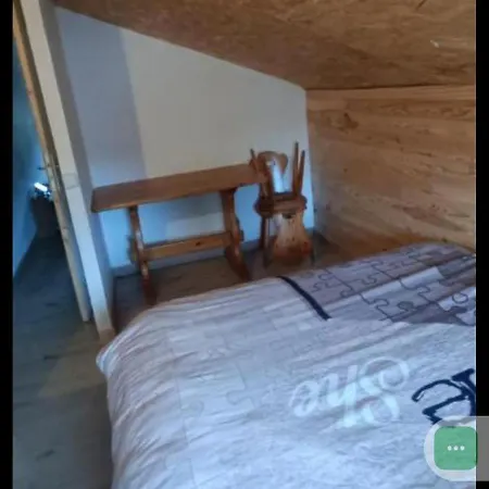 5 Personnes Avec Piscine Chalé Yvoir