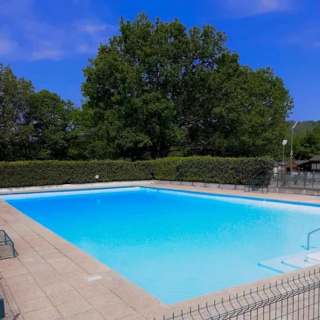 5 Personnes Avec Piscine Σαλέ *